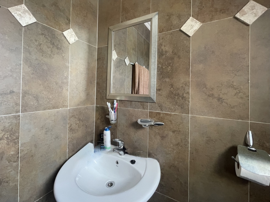 3 Bedroom Property for Sale in Country Club Western Cape